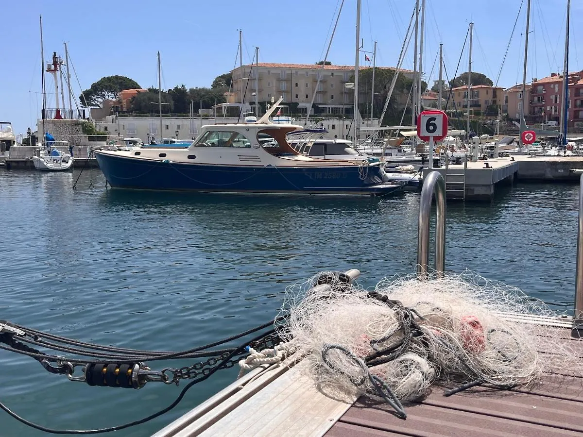 Отель Superbe Yacht Luxe Familial A St Jean Cap-Ferrat. Сен-Жан-Кап-Ферра