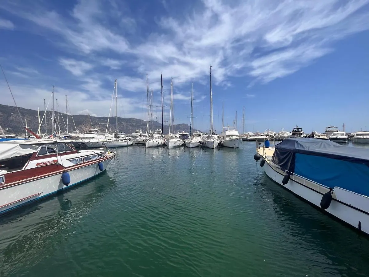 Отель Superbe Yacht Luxe Familial A St Jean Cap-Ferrat. Сен-Жан-Кап-Ферра Франция